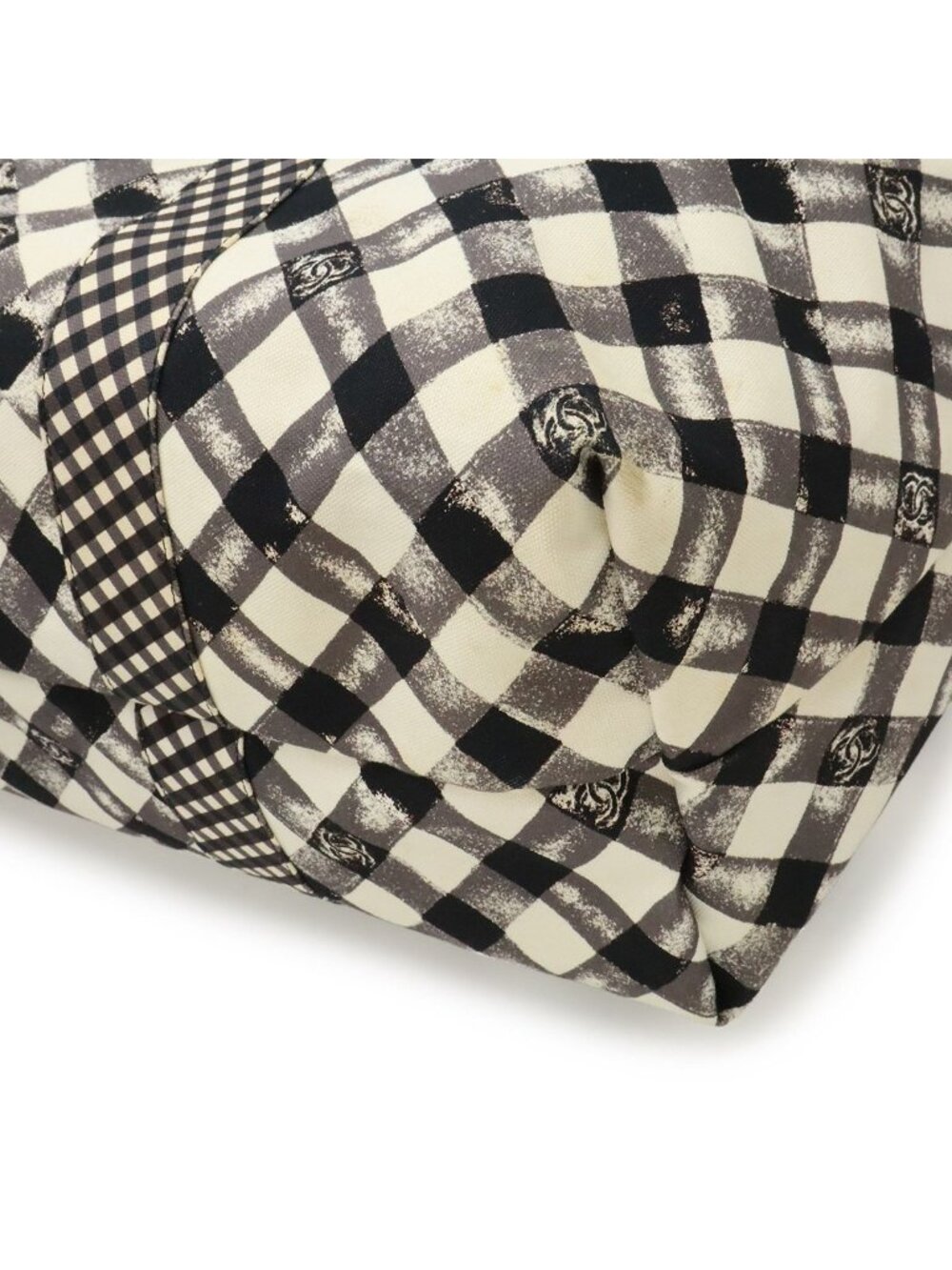 Chanel CC Logo Gingham Check Tote Big Canvas Black White Cruise Collection - Picture 3 of 9